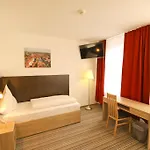 Bei Der Marienkirche Konukevi